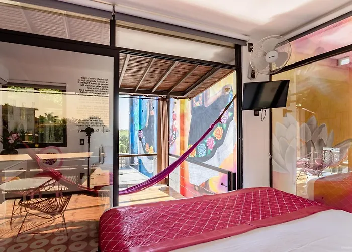 Cabane Container Hotel - Adults Only